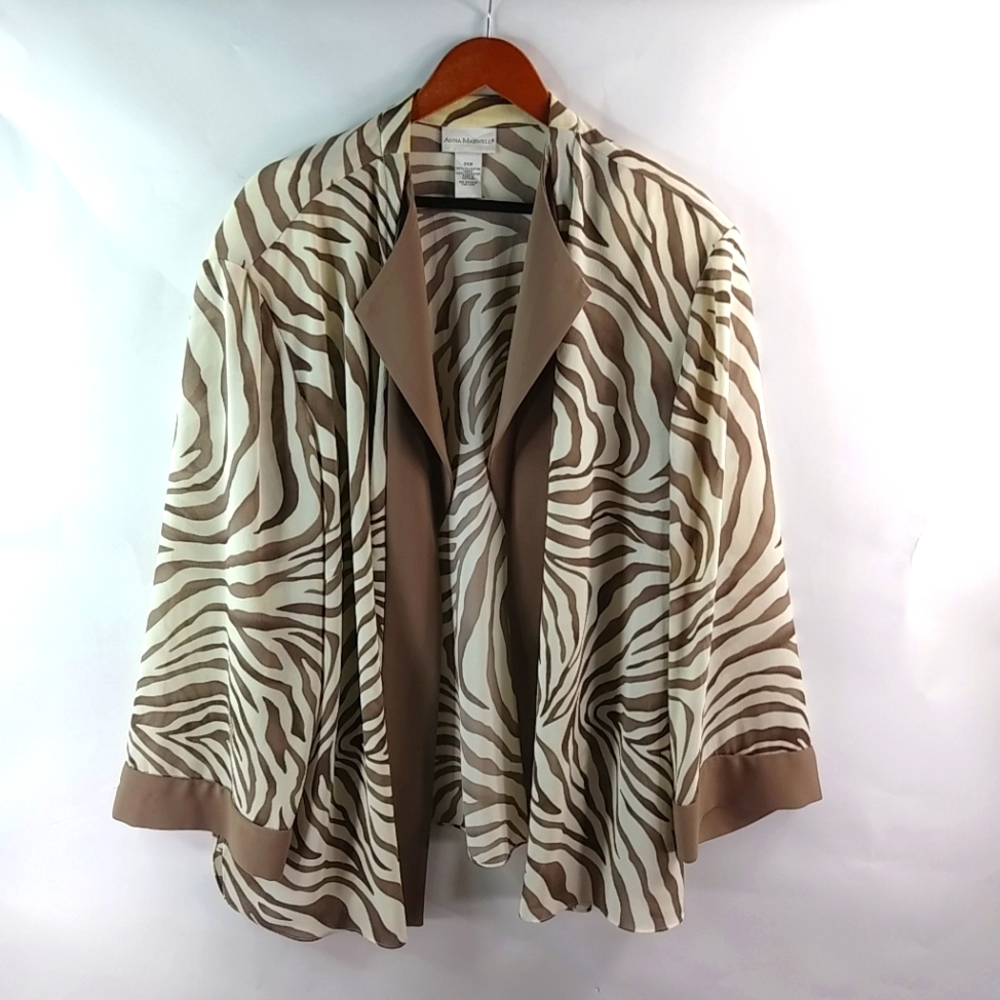 Anna Maxwell 34W Tan White Zebra Blazer Plus
